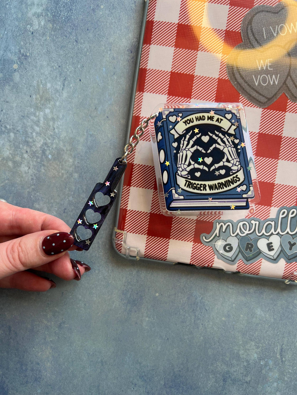 You Had me at Trigger Warnings - Dark Romance Kindle Holder and Reader Gift Accessory