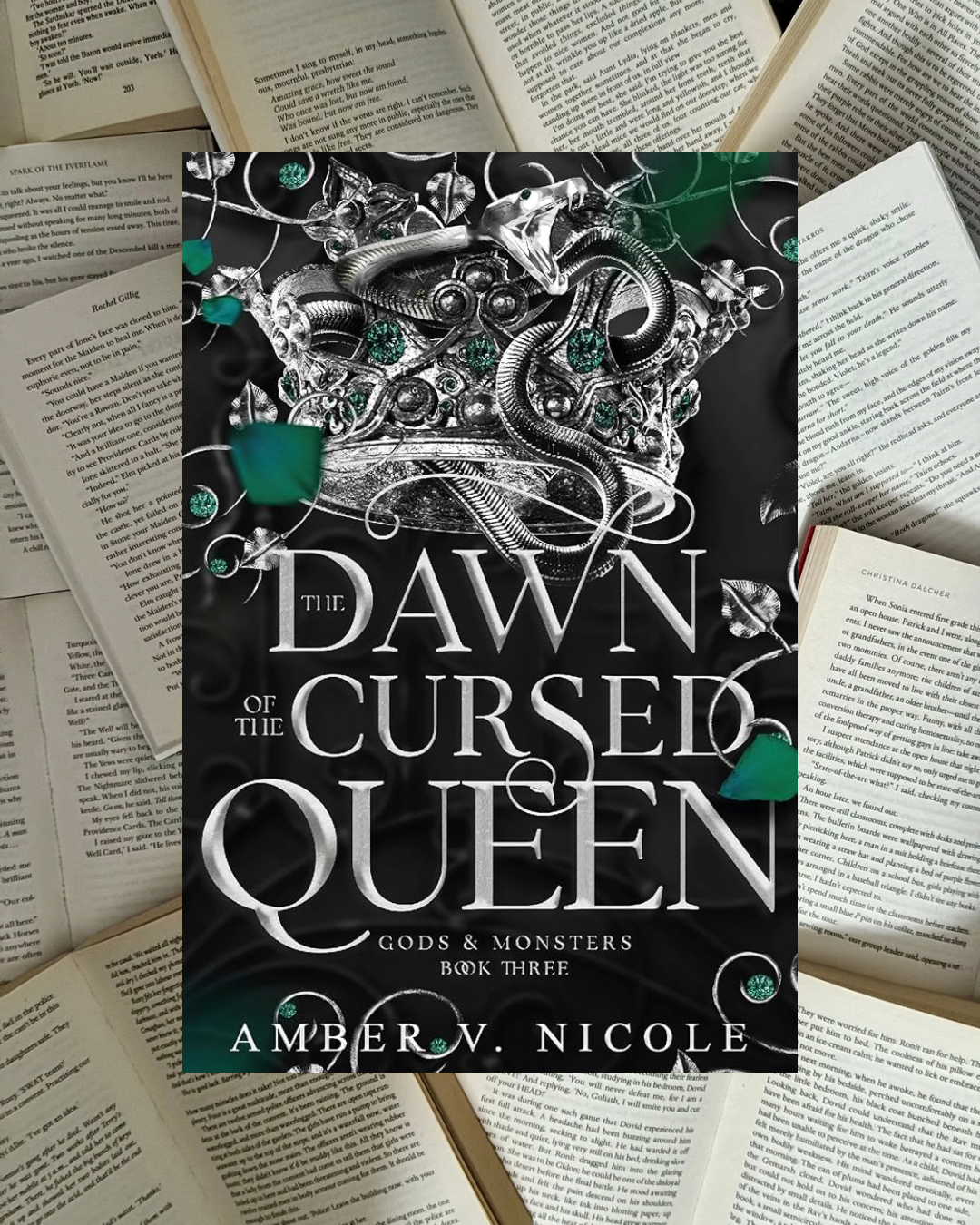 The Dawn of the Cursed Queen - Amber V. Nicole